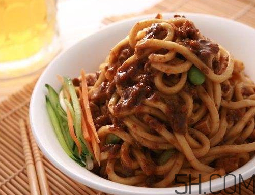 炸醬面可以用掛面嗎？炸醬面用什么面條？