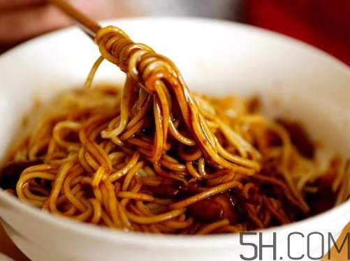 炸醬面可以用掛面嗎？炸醬面用什么面條？