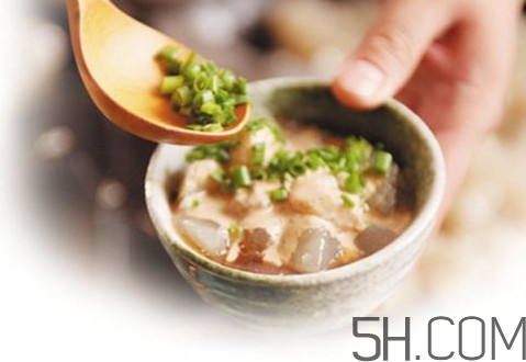 燜子是涼粉嗎？燜子是用什么做的？