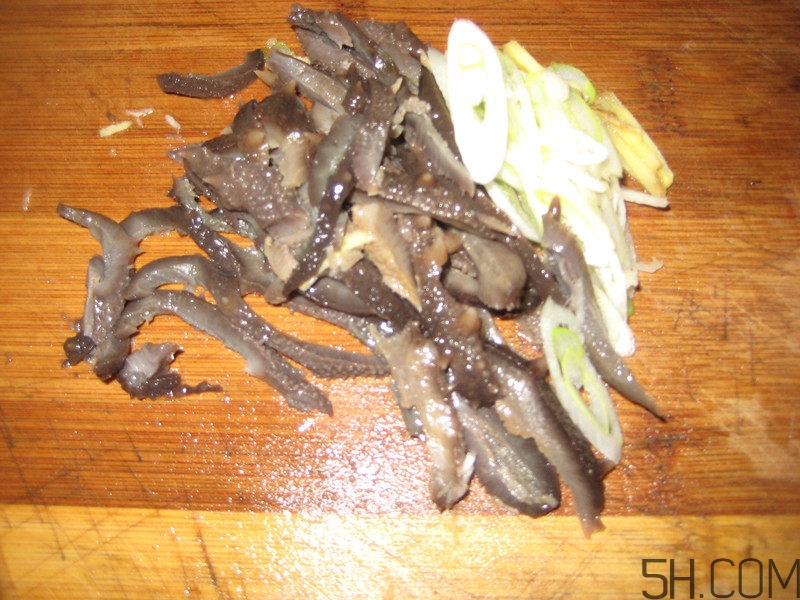 蘑菇和海參能一起吃嗎？蘑菇海參湯的做法