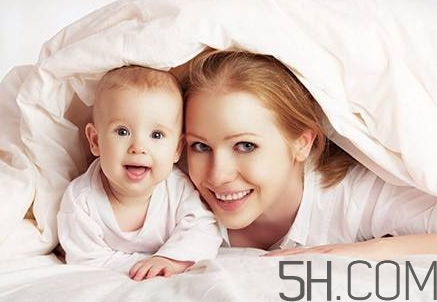 如何給寶寶斷奶？寶媽有妙招