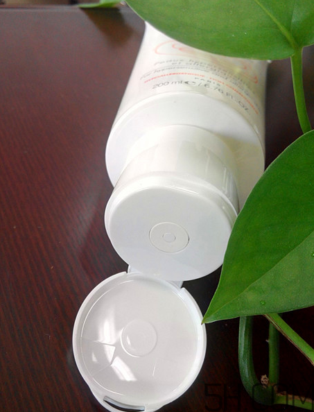 雅漾舒緩特護(hù)潔面乳怎么樣？好用嗎？
