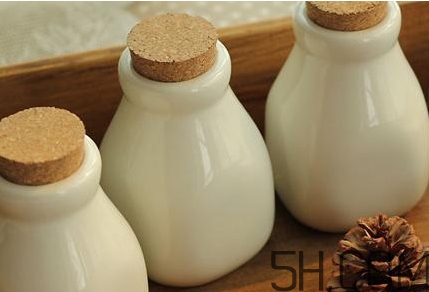 早上喝牛奶會(huì)長高嗎？早上喝牛奶會(huì)變白嗎？