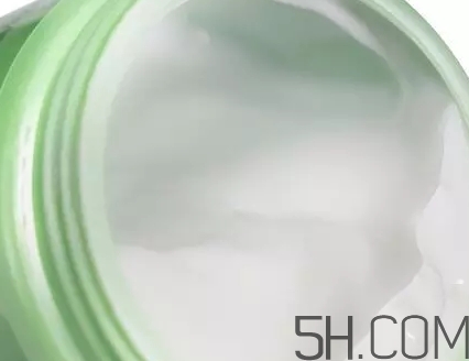 焗油膏弄到臉上怎么洗？