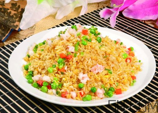 蛋炒飯為什么要用隔夜飯？蛋炒飯可以用熱飯嗎？