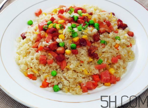 蛋炒飯怎么加熱？蛋炒飯微波爐加熱多久？