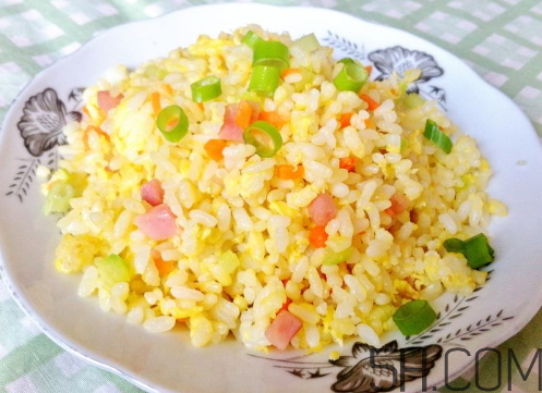 蛋炒飯怎么加熱？蛋炒飯微波爐加熱多久？
