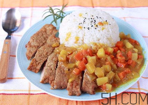 咖喱飯可以隔夜吃嗎？咖喱飯能放多久？