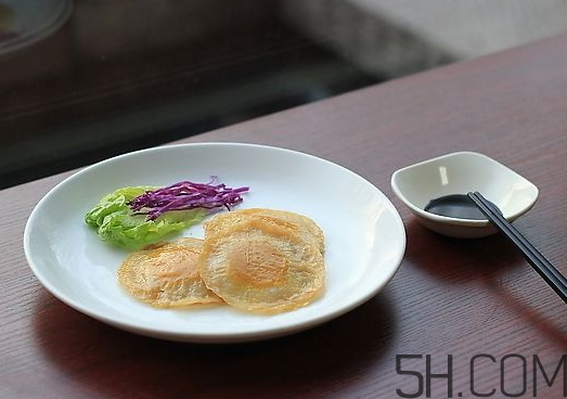 荷包蛋是煮的還是煎的？煎雞蛋還是煮雞蛋好？
