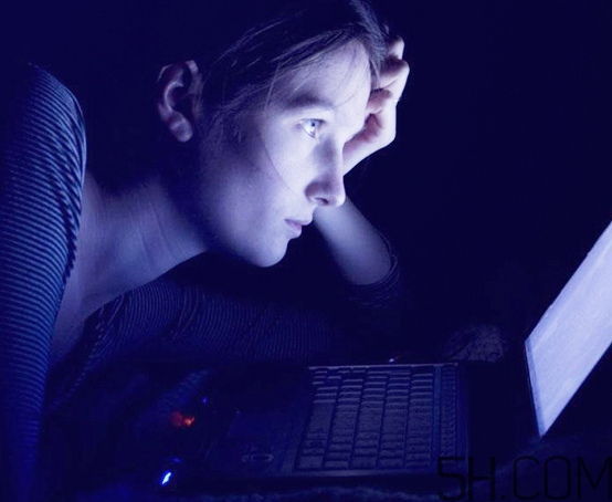 眼霜可以天天用嗎？眼霜多久用一次