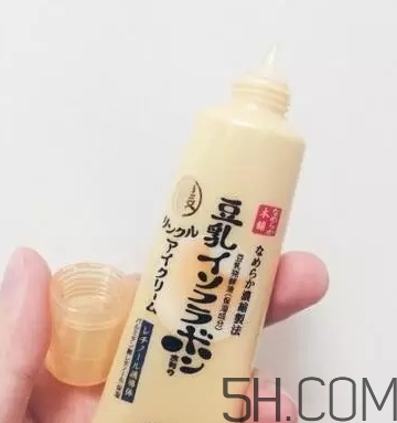 眼霜用在水乳之前還是之后？眼霜和水乳使用的順序