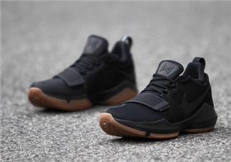 nike pg 1黑色生膠大底發(fā)售時間_實物什么樣？
