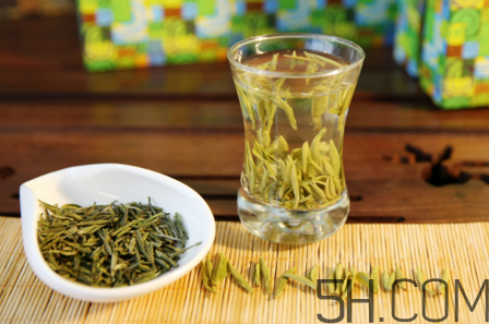 茶葉發(fā)霉是什么樣子？茶葉發(fā)霉怎么鑒別？