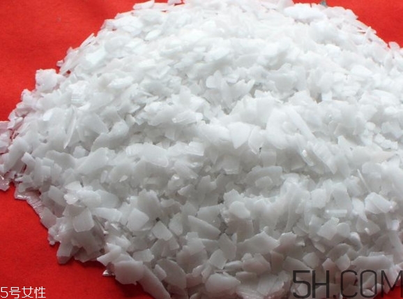 火堿通下水道怎么使用？誤食火堿怎么應(yīng)急處理