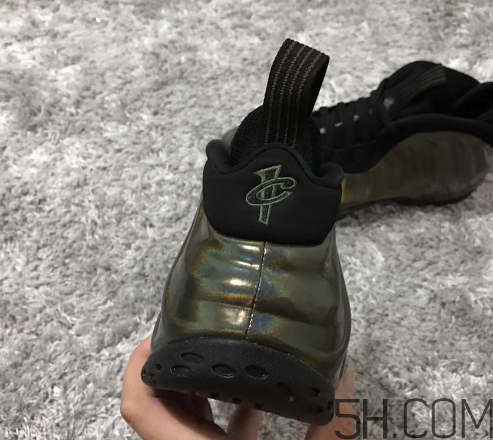 nike air foamposite one legion green全息噴什么時候發(fā)售？