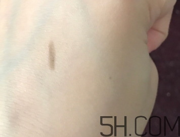水粉霜是什么？水粉霜是粉底液嗎？