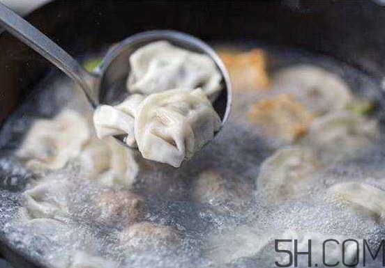 煮餃子怎么煮不破皮？煮餃子怎么看熟沒熟？