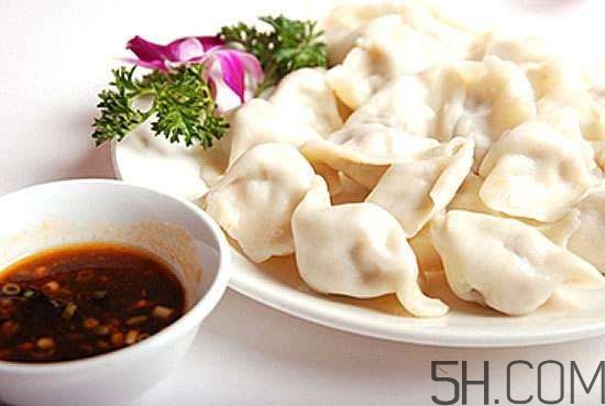 煮餃子開鍋煮皮還是餡？煮餃子蓋不蓋鍋蓋？