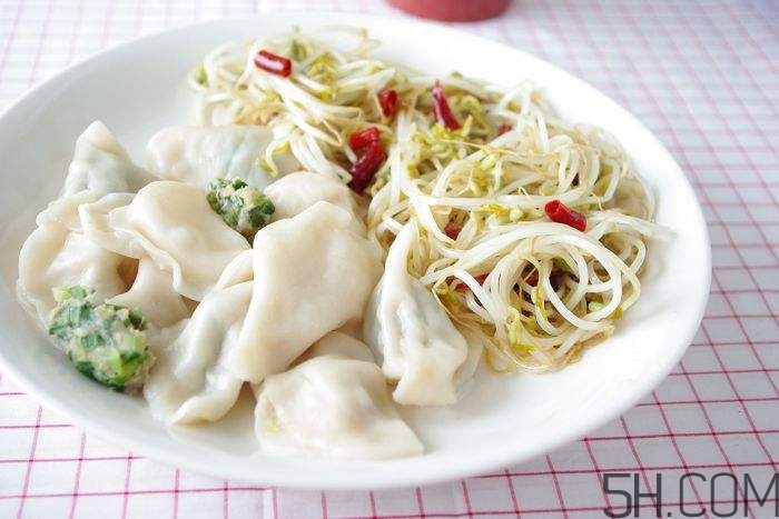 煮餃子開鍋煮皮還是餡？煮餃子蓋不蓋鍋蓋？