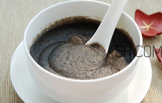 黑芝麻糊用開水沖還是溫開水？黑芝麻糊養(yǎng)胃嗎？