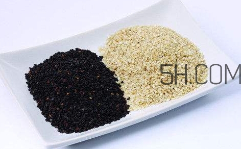 黑芝麻和白芝麻有什么區(qū)別？黑芝麻和白芝麻哪個好？