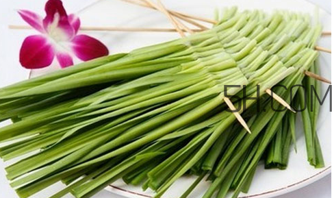 炒好的韭菜能隔夜吃嗎？吃韭菜胃酸燒心吃什么緩解？