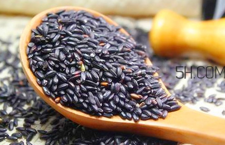 黑芝麻清洗掉色正常嗎？黑芝麻有黑色素嗎？