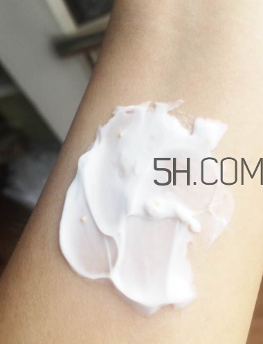 伊麗莎白雅頓身體乳怎么樣？伊麗莎白雅頓身體乳好用嗎？