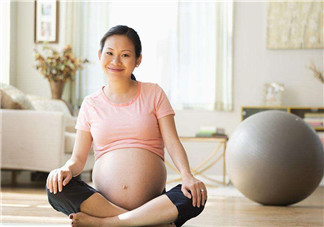 孕婦中晚期什么睡姿最好？孕婦豆?jié){做法