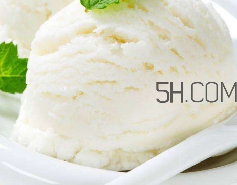 動物奶油和植物奶油有什么區(qū)別？淡奶油和鮮奶油的區(qū)別