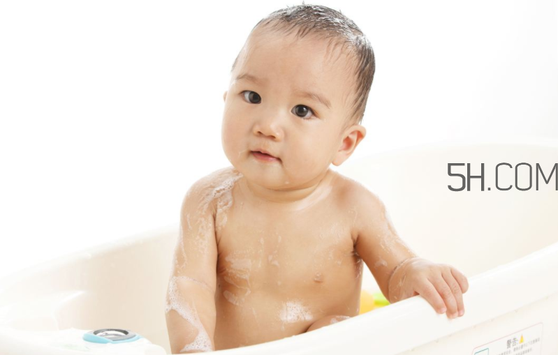 小孩風(fēng)熱感冒怎么辦？小孩子高燒手腳冰涼怎么處理？