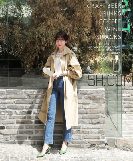 卡其色風(fēng)衣配什么鞋子？卡其色風(fēng)衣搭配鞋子圖片