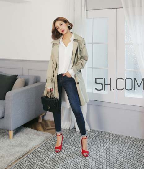 卡其色風(fēng)衣配什么鞋子？卡其色風(fēng)衣搭配鞋子圖片