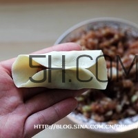 餃子和面用熱水還是冷水？餃子和面要醒多長時間？