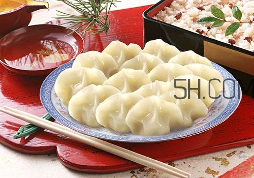 餃子和面用熱水還是冷水？餃子和面要醒多長時間？