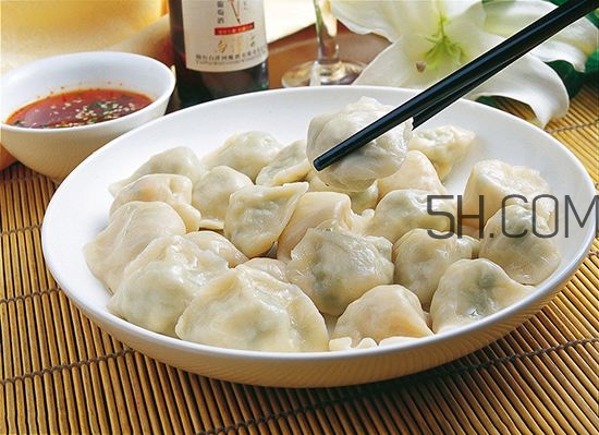 十個(gè)月的寶寶可以吃餃子嗎？寶寶吃什么餡的餃子好？