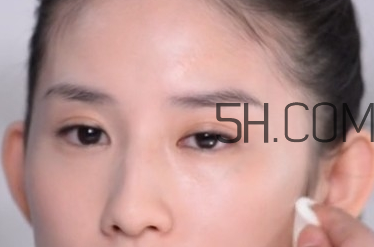 悅詩(shī)風(fēng)吟隔離乳怎么用？悅詩(shī)風(fēng)吟隔離乳色號(hào)怎么選？