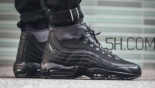 nike air max 95 triple black黑魂配色上腳效果怎么樣？