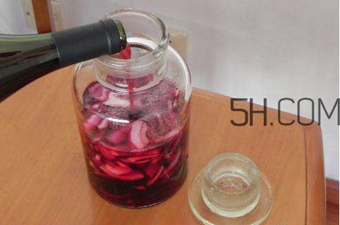 葡萄酒泡洋蔥怎么做？葡萄酒泡洋蔥的功效與作用
