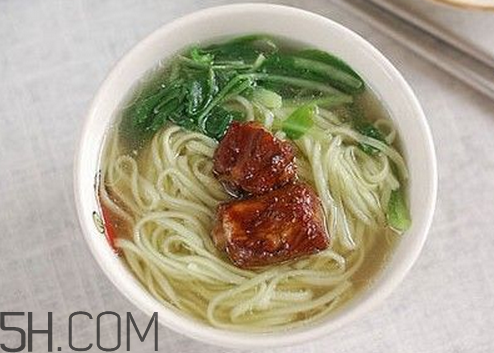 秋天喝蜂蜜有什么好處？秋天吃什么對身體好？