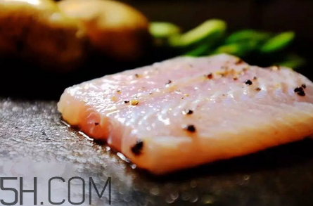 沒(méi)有魚(yú)刺的魚(yú)是哪種魚(yú)？如何挑選魚(yú)？