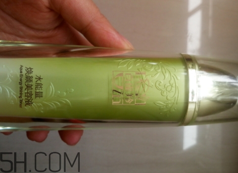 百雀羚爽膚水怎么樣？百雀羚爽膚水含酒精嗎？