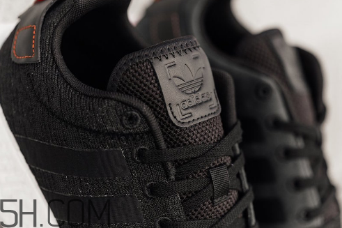 adidas nmd r2 future harvest萬(wàn)圣節(jié)配色實(shí)物什么樣？