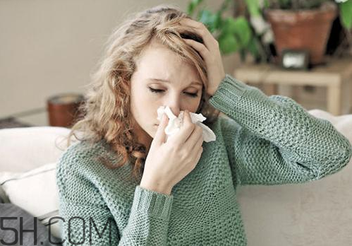 風熱感冒有哪些癥狀？風寒感冒有哪些癥狀？