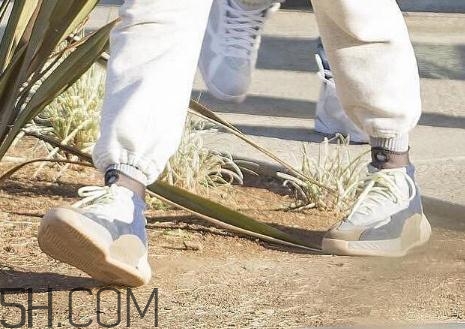 yeezy籃球鞋會發(fā)售嗎？yeezy籃球鞋實物曝光