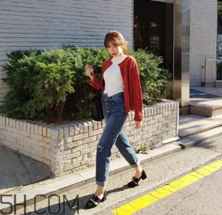 白色毛衣外套怎么搭配？白色毛衣配什么顏色外套？
