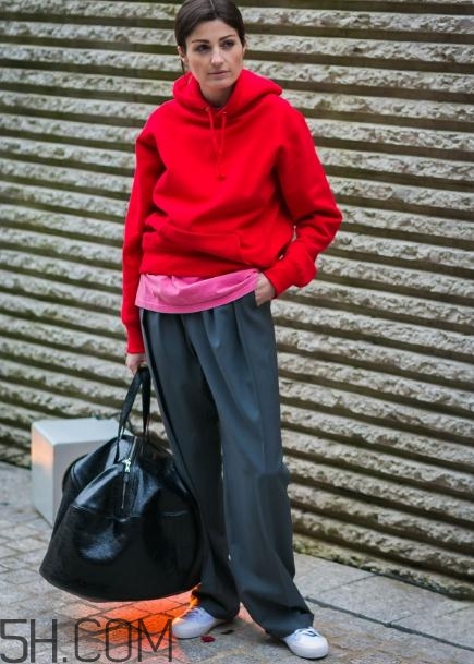 紅色衣服褪色怎么補救？紅色衣服掉色如何處理？