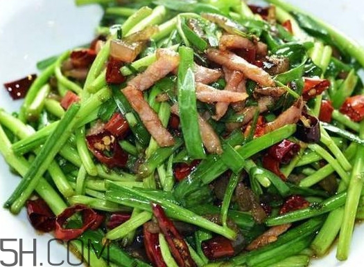 擇藜蒿手臟怎么洗？藜蒿和水芹菜的區(qū)別