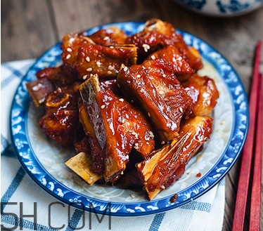 糖醋排骨醋什么時候放？糖醋排骨對身體有什么好處