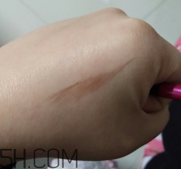 姬芮柔芯旋彩眉筆怎么樣？姬芮柔芯旋彩眉筆試色